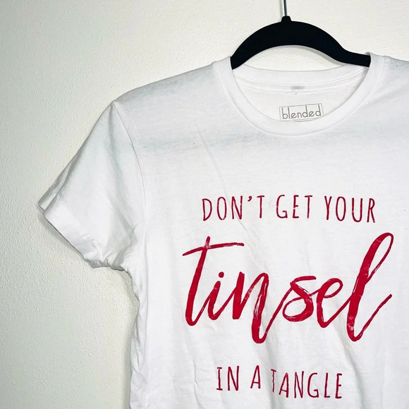 Maurices Christmas Graphic Tee White & Red Tinsel In Tangle Small Women’s - Picture 4 of 11